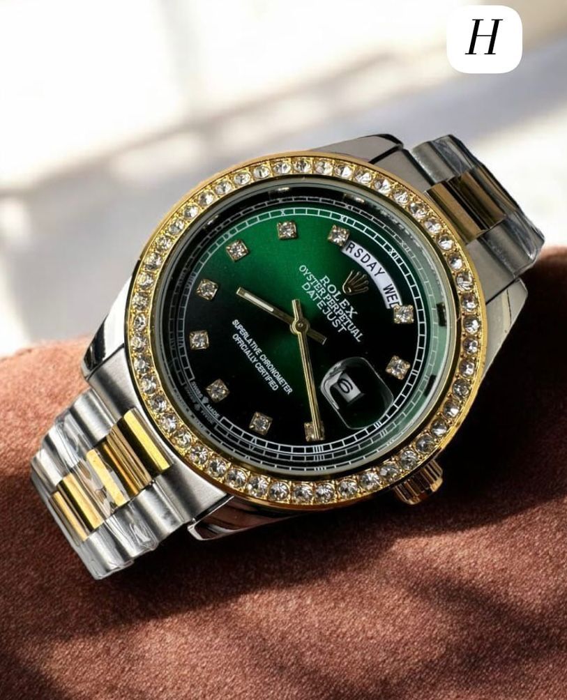 Premium Two-Tone Emerald Green Dial Watch – Gold Fluted Diamond Bezel & Jubilee Bracelet