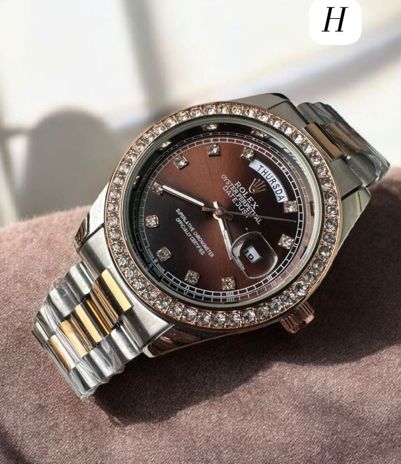 Premium Two-Tone Emerald Green Dial Watch – Gold Fluted Diamond Bezel & Jubilee Bracelet